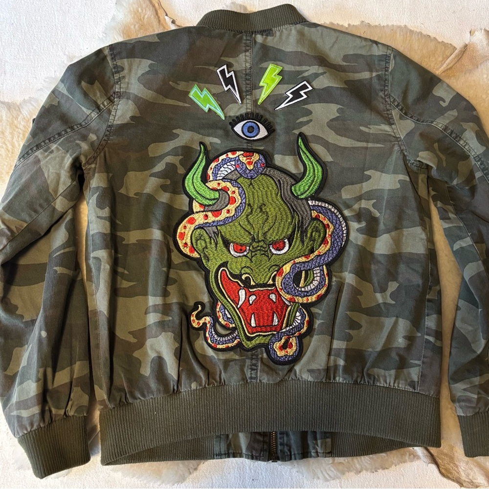 Camouflage Bomber Jacket with Embroidered Design - Picture 9 of 11